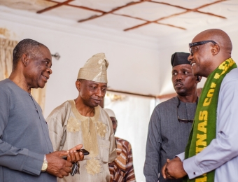 ACAOSA-President-Otunba-Sola-Adewunmi-visit-to-late-Ambassador-Rev.-Luyi-Rotimi-12