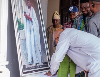 ACAOSA-President-Otunba-Sola-Adewunmi-visit-to-late-Ambassador-Rev.-Luyi-Rotimi-15